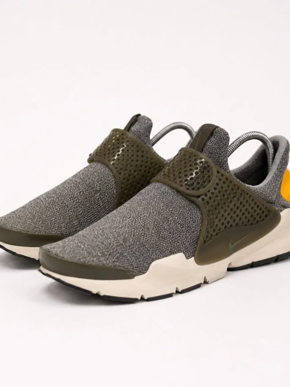 Nike Sock Dart SE Gold Leaf Dark Loden Slip On Sneakers women's size 8 EU 39